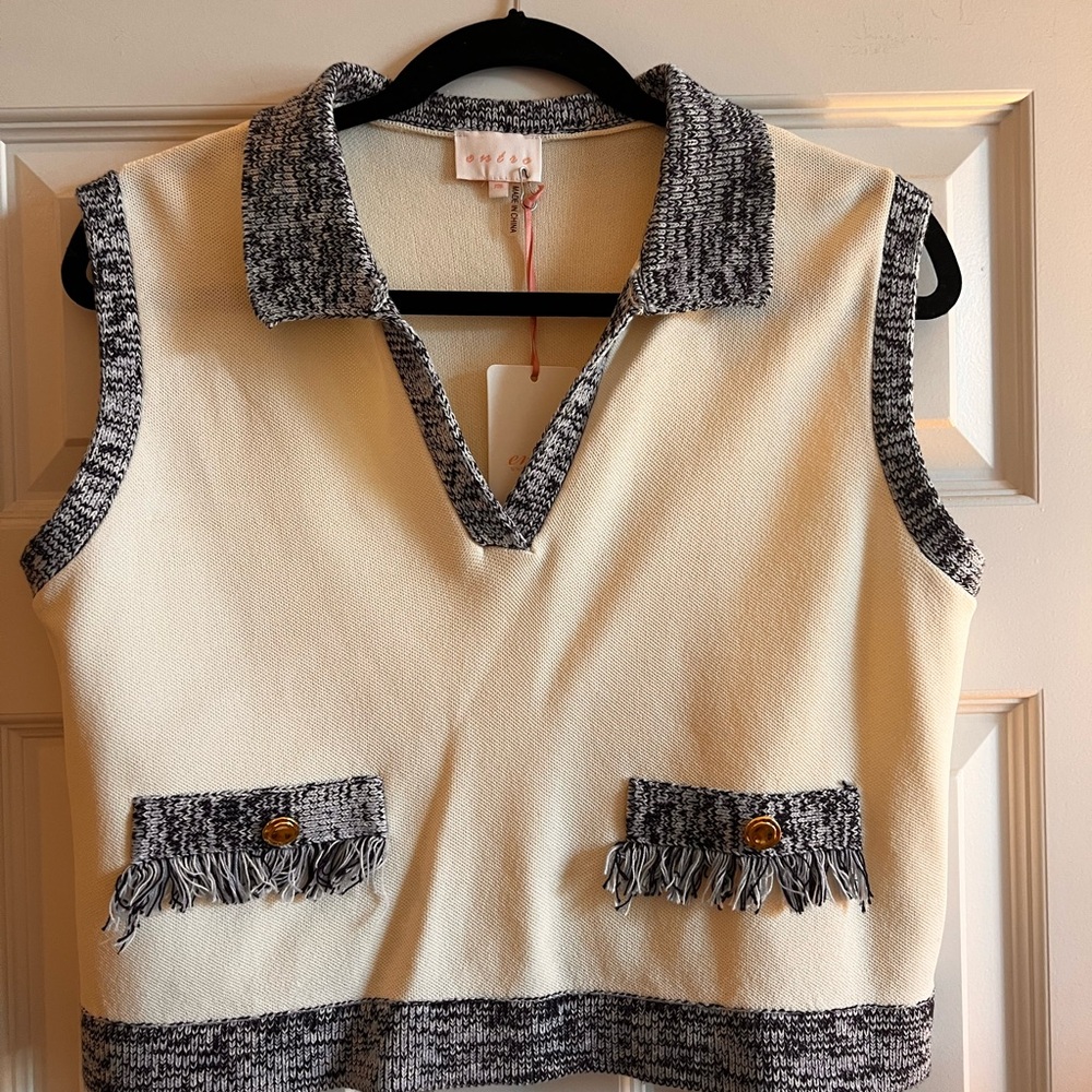 Entro Cream and Navy Sleeveless Top NWT